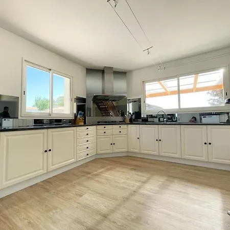 Spacieuse Avec Piscine, Jacuzzi *