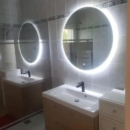 Spacieuse Avec Piscine, Jacuzzi Villa *