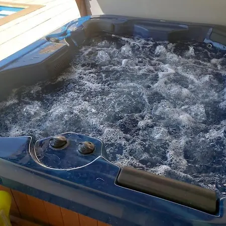 Spacieuse Avec Piscine, Jacuzzi Port-Saint-Père