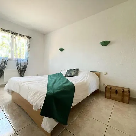 Villa Spacieuse Avec Piscine, Jacuzzi