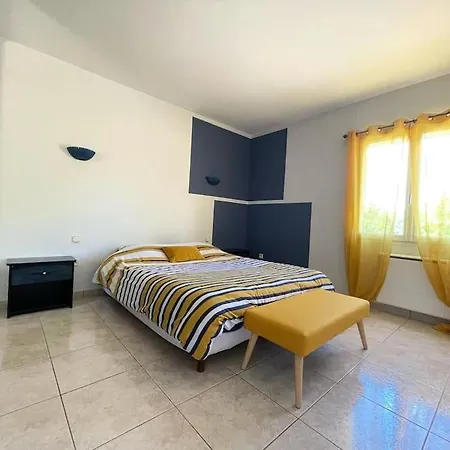 ヴィラ Spacieuse Avec Piscine, Jacuzzi *