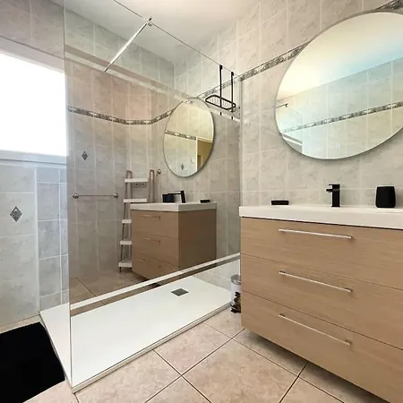 Spacieuse Avec Piscine, Jacuzzi ヴィラ Port-Saint-Père