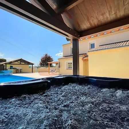 Spacieuse Avec Piscine, Jacuzzi Port-Saint-Père