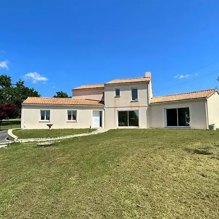Spacieuse Avec Piscine, Jacuzzi Port-Saint-Père