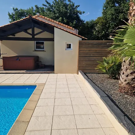 Spacieuse Avec Piscine, Jacuzzi *