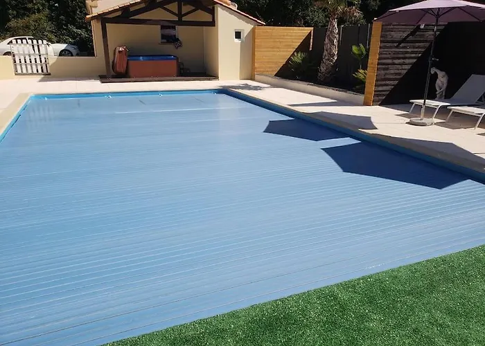 Вилла Spacieuse Avec Piscine, Jacuzzi *