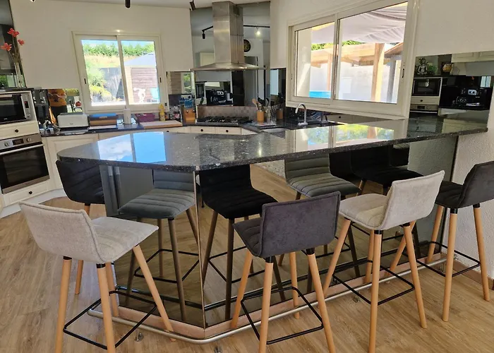 Spacieuse Avec Piscine, Jacuzzi Вилла *