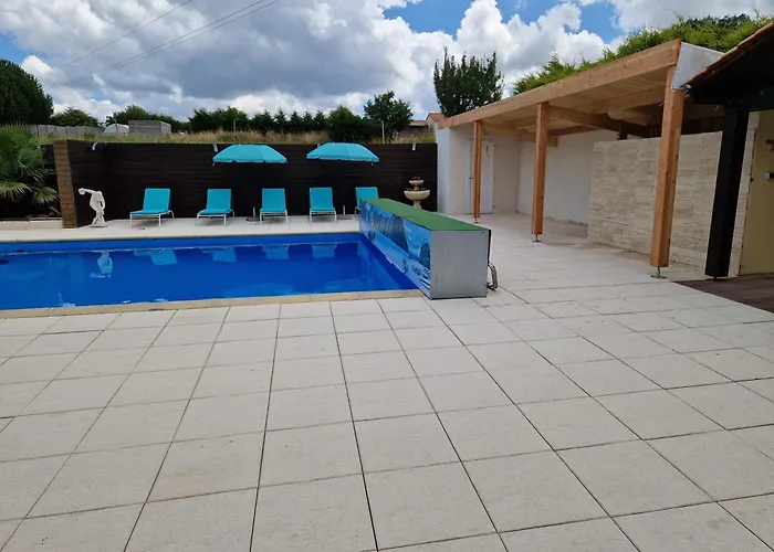 Вилла Spacieuse Avec Piscine, Jacuzzi Порт-Сен-Пьер