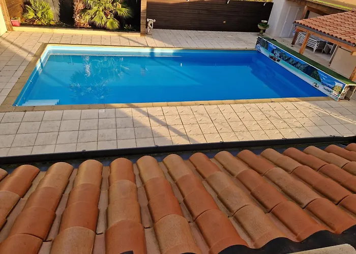 Вилла Spacieuse Avec Piscine, Jacuzzi